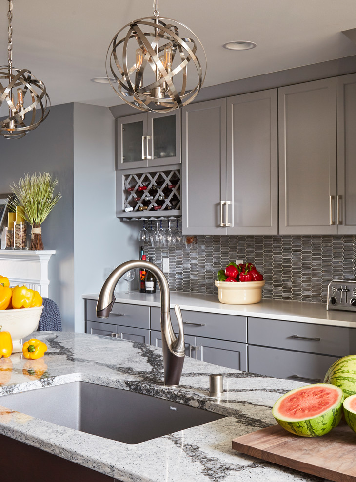 Kitchen - kitchen idea in Milwaukee