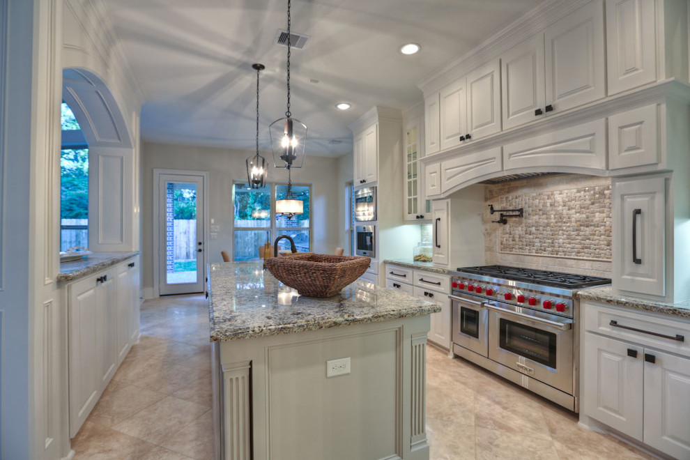 Example of a transitional kitchen design in Houston