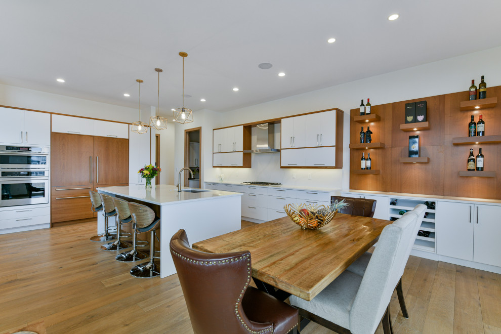 Home design - transitional home design idea