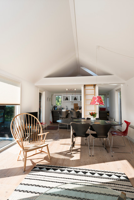 G&aring;rdhus scandinavian-family-room