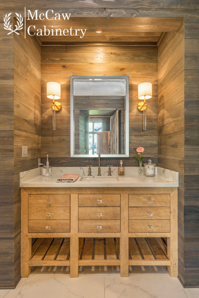 Example of a mountain style home design design in Austin