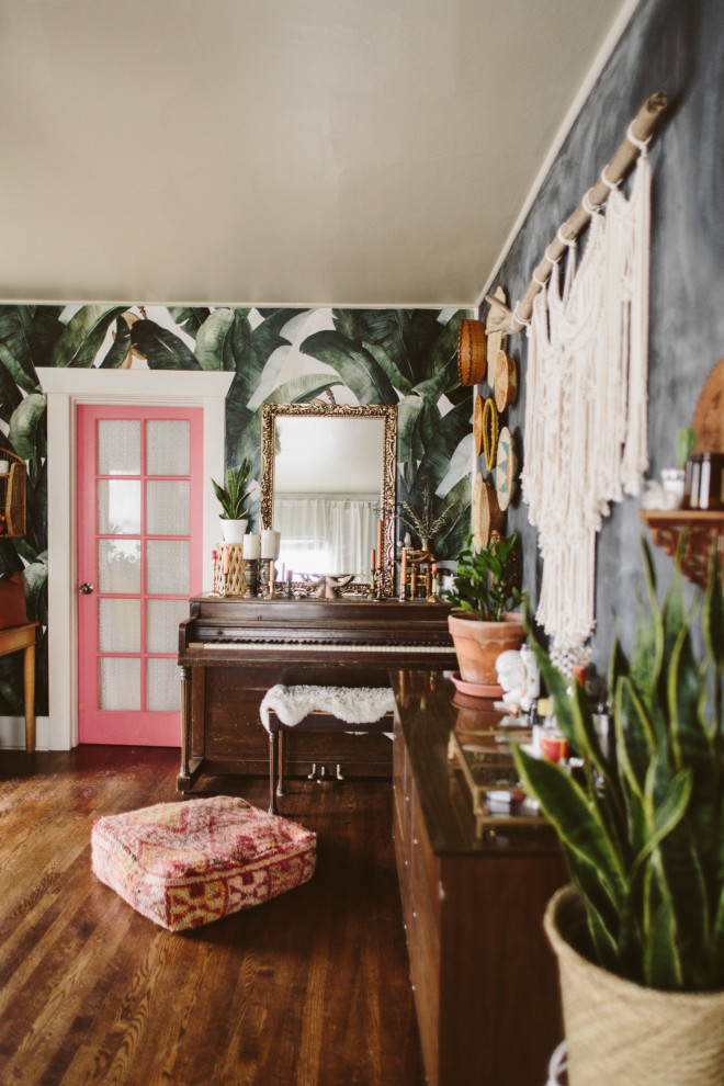 Example of an eclectic home design design in Seattle
