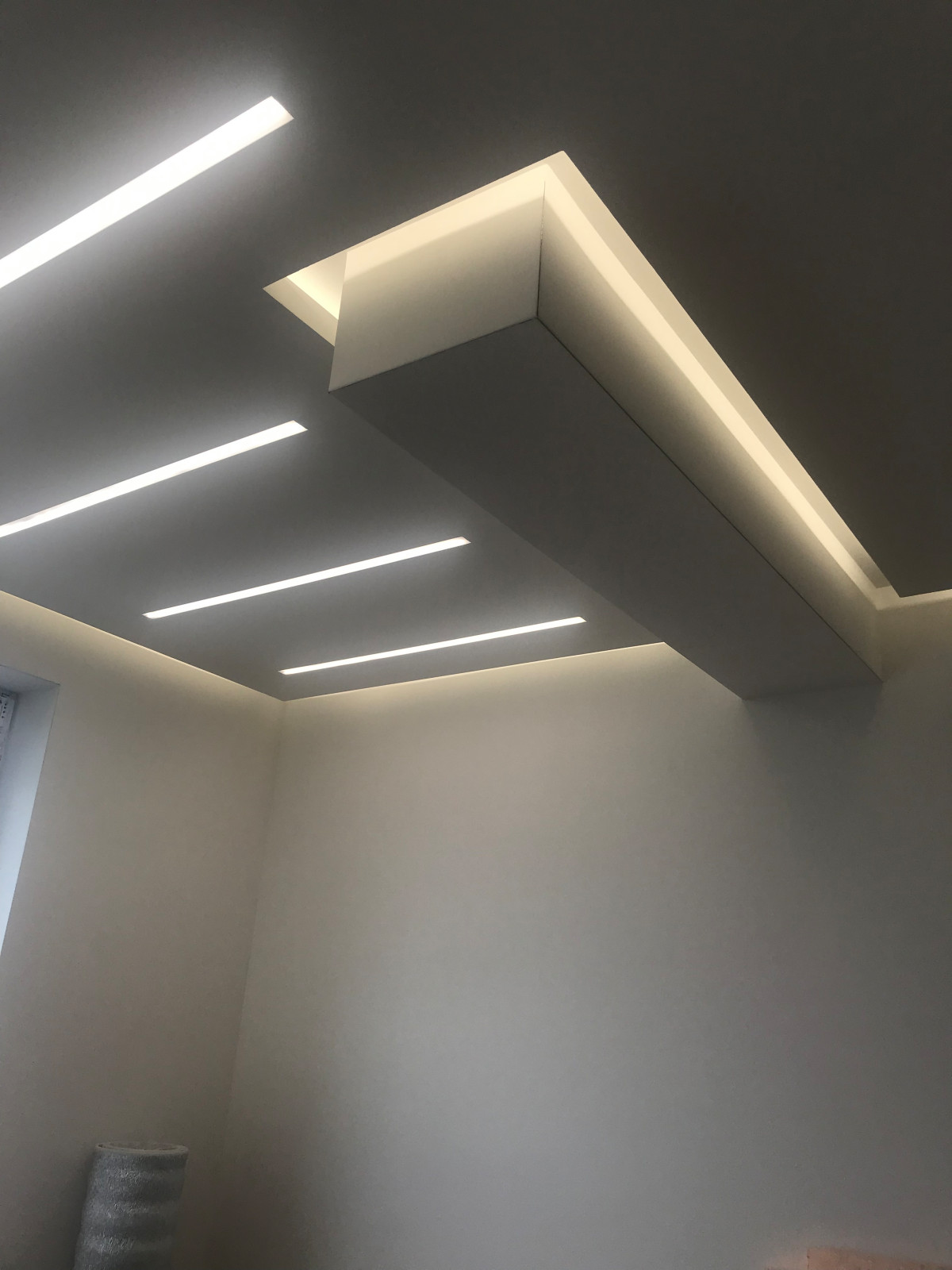 Яркая сочность. Трехкомнатная квартира на Озерной