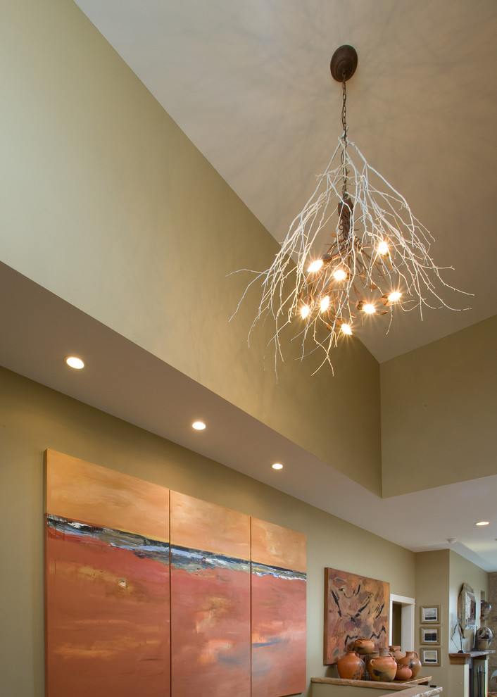 Example of a mountain style entryway design in Columbus