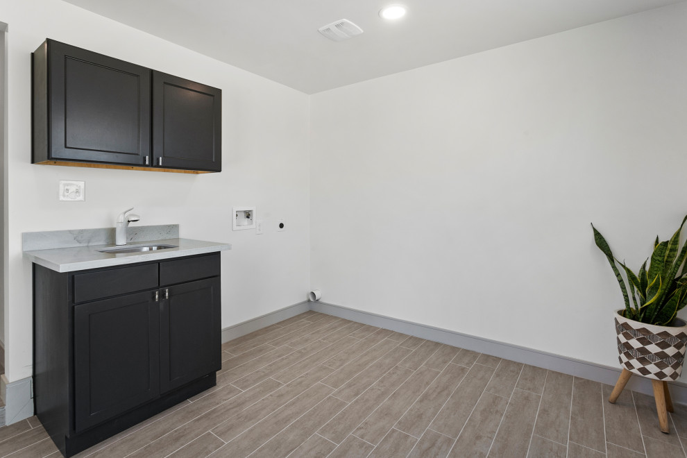 Inspiration for a transitional home design remodel in Phoenix