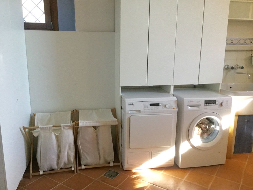 Design ideas for a country laundry room in Other.