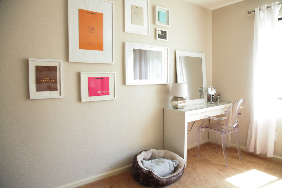 Design ideas for a contemporary bedroom in Sacramento.