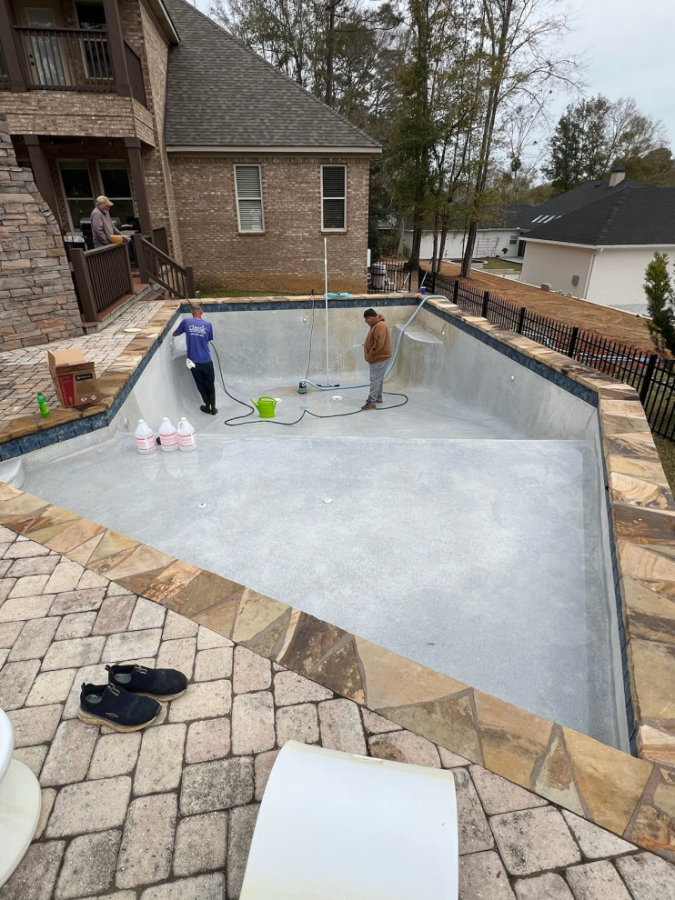 SWIMMING POOL CLEAN UPS