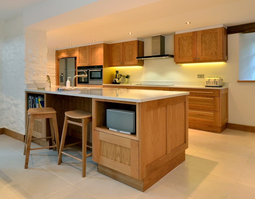 Design ideas for a classic kitchen in Devon.