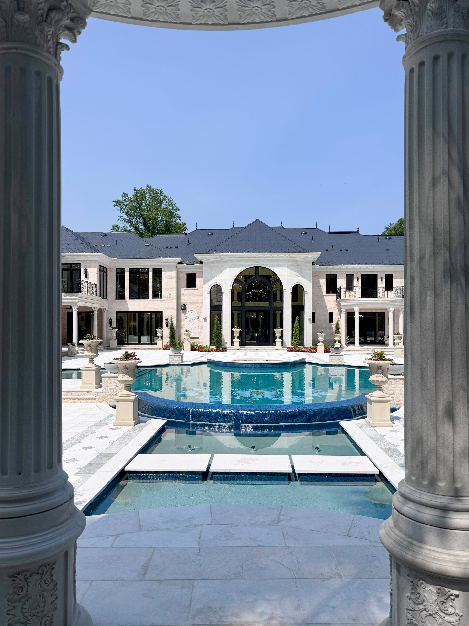 135_Vibrant Staircase with Touch of Historic Grandeur, Great Falls, VA 22066