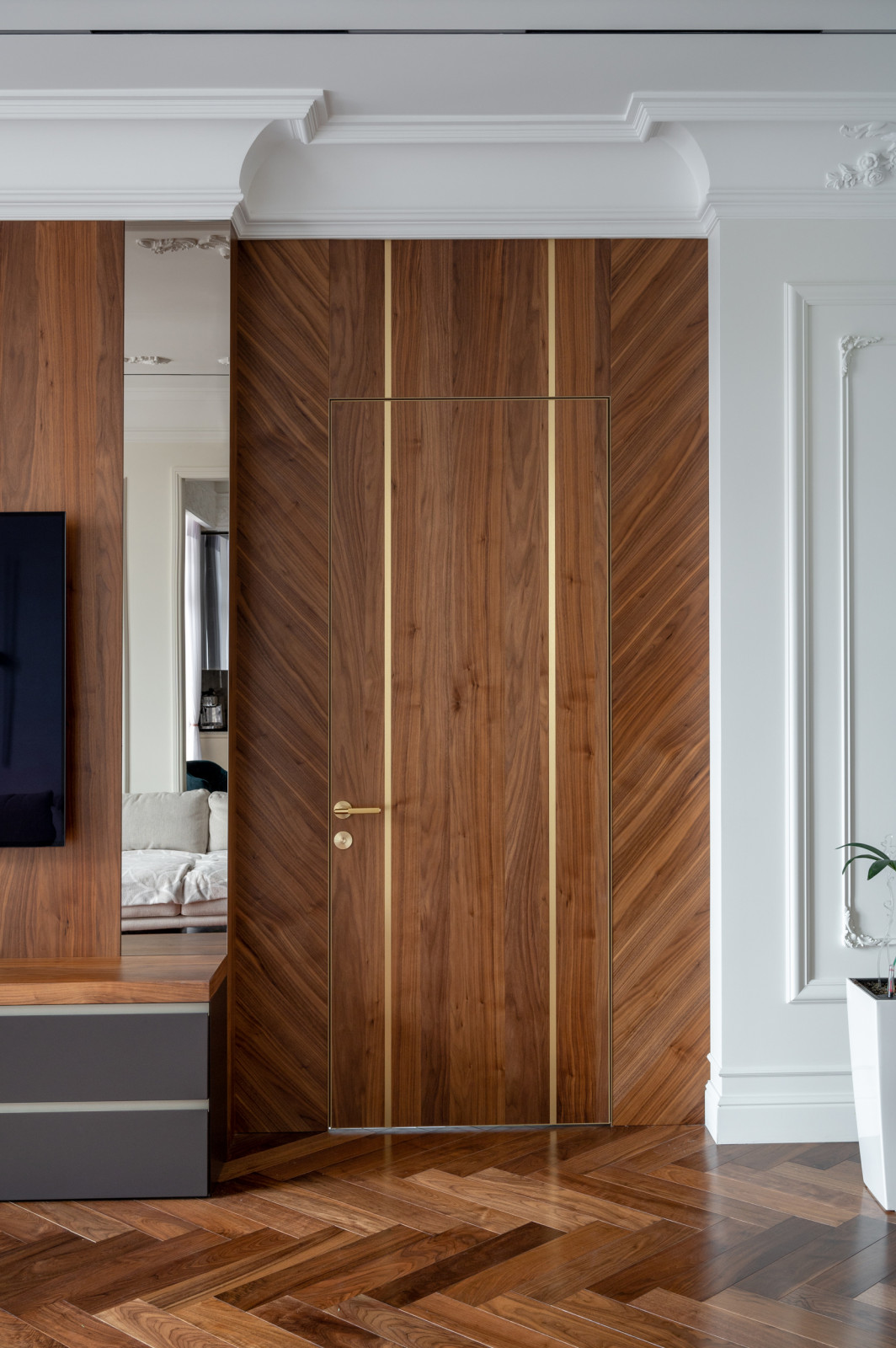 Мебель в гостиную со шпоном американского ореха