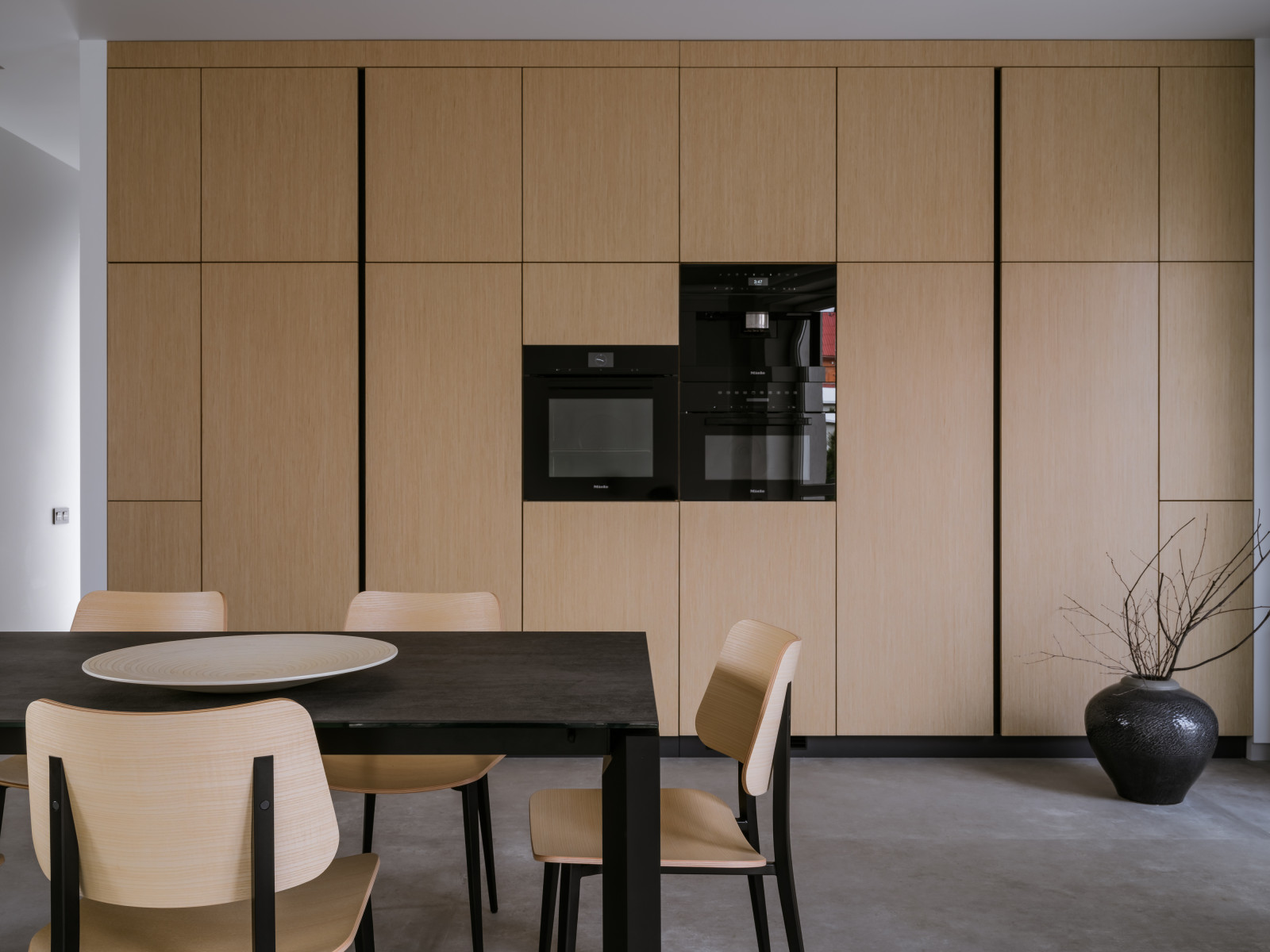 Дом с парящей лестницей