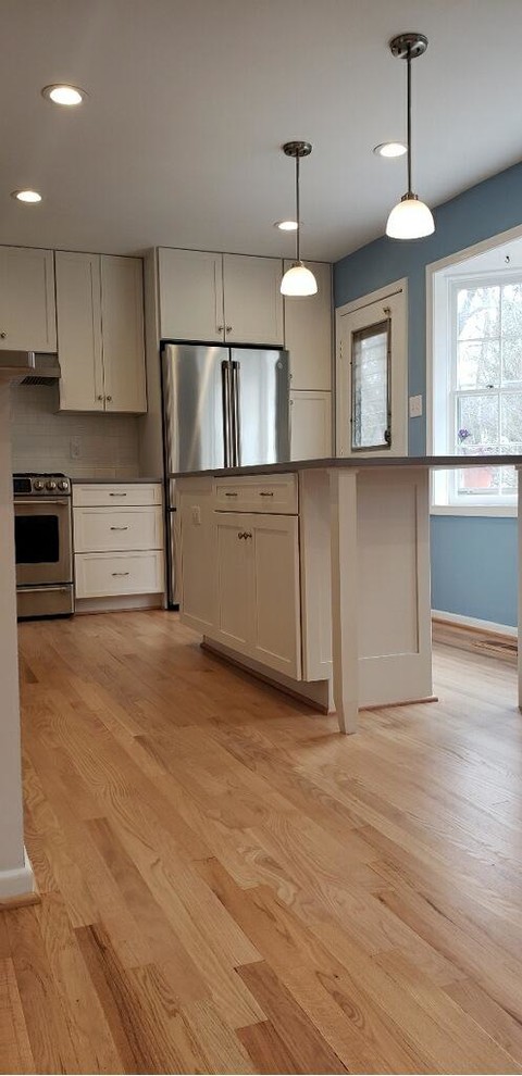 Home design - transitional home design idea in DC Metro
