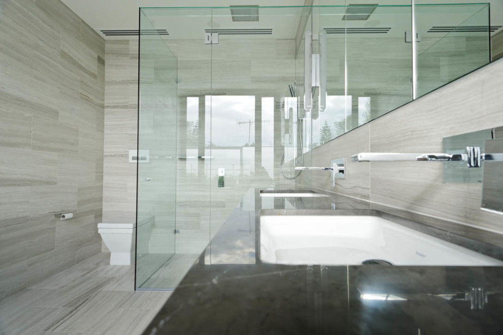 Inspiration for a contemporary bathroom in Melbourne with an open shower.