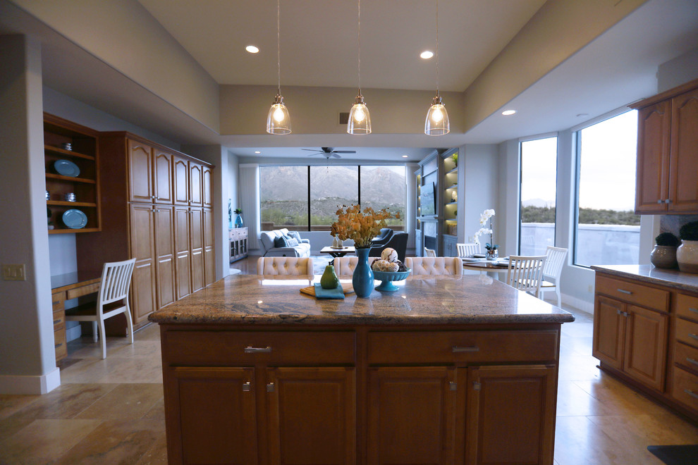 Example of a transitional home design design in Phoenix