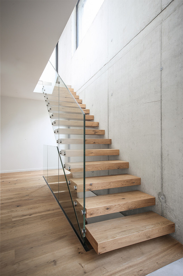 Schwebende Moderne Treppe in Frankfurt am Main