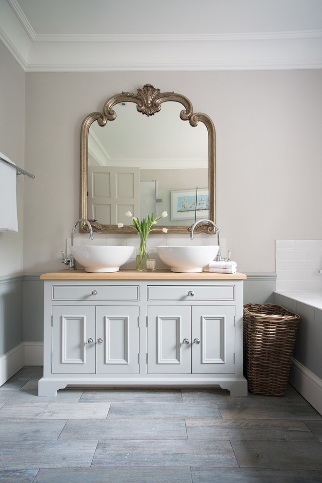 This is an example of a traditional bathroom in Surrey.