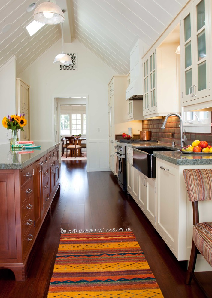 Design ideas for a classic kitchen in San Diego.