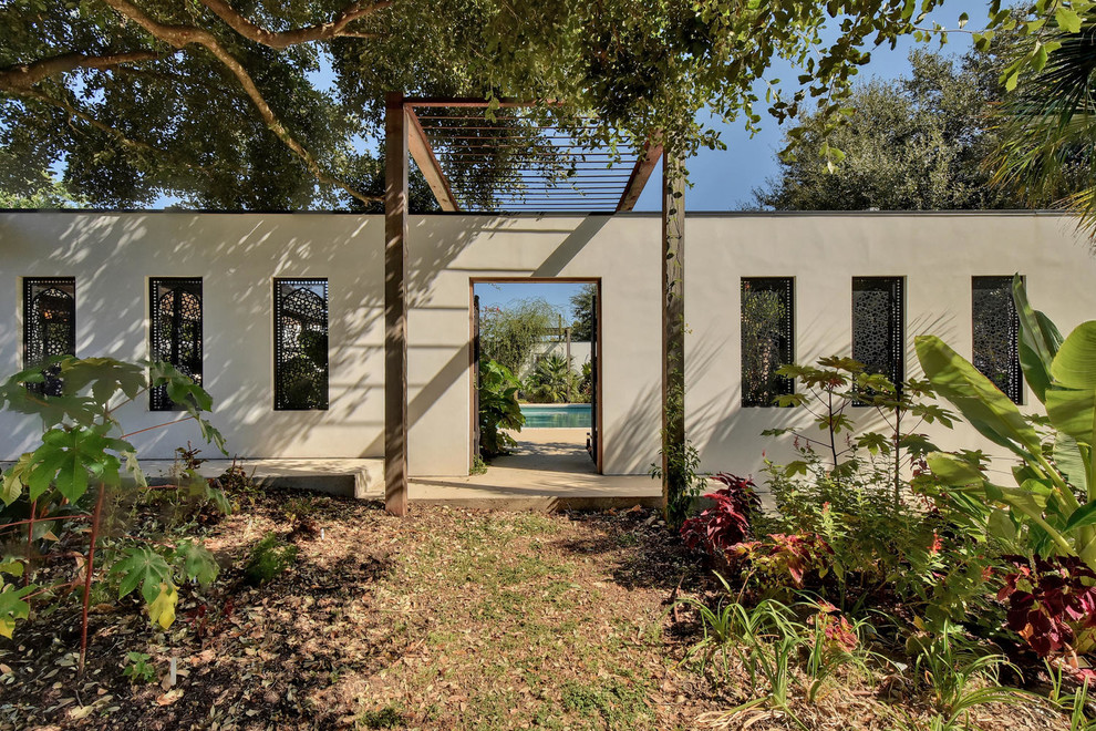 Transitional exterior home idea in Austin