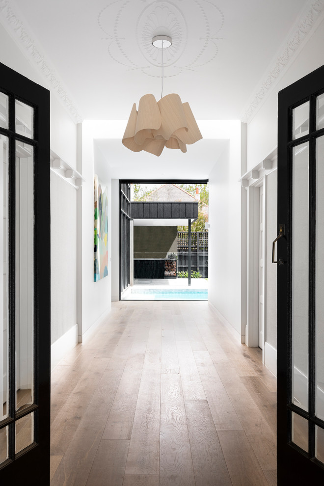 Design ideas for an entryway in Melbourne.