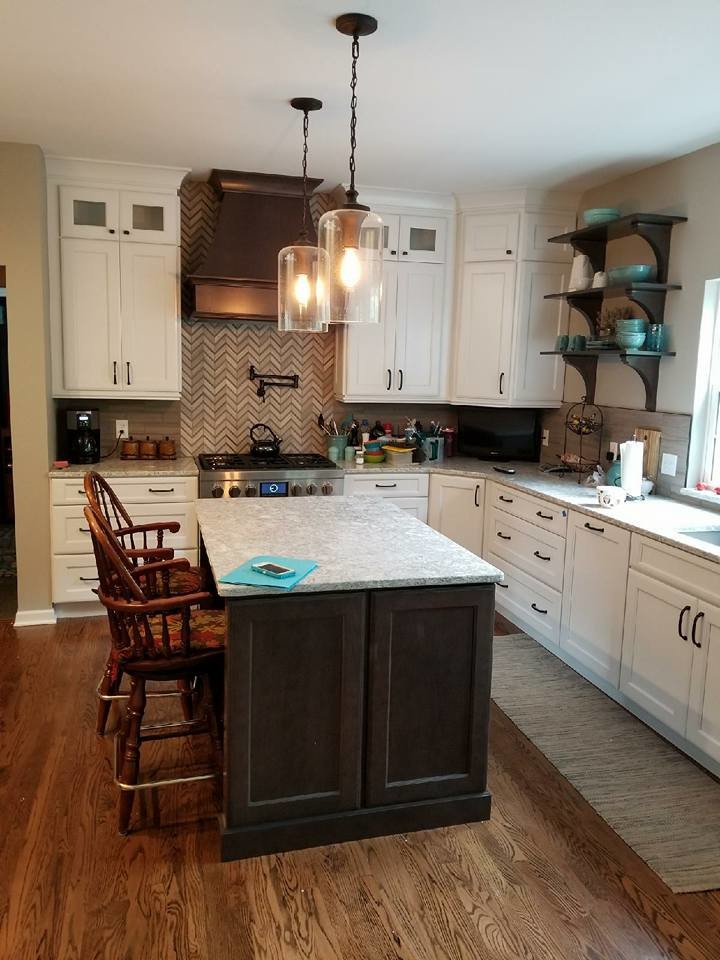 Transitional kitchen photo in St Louis