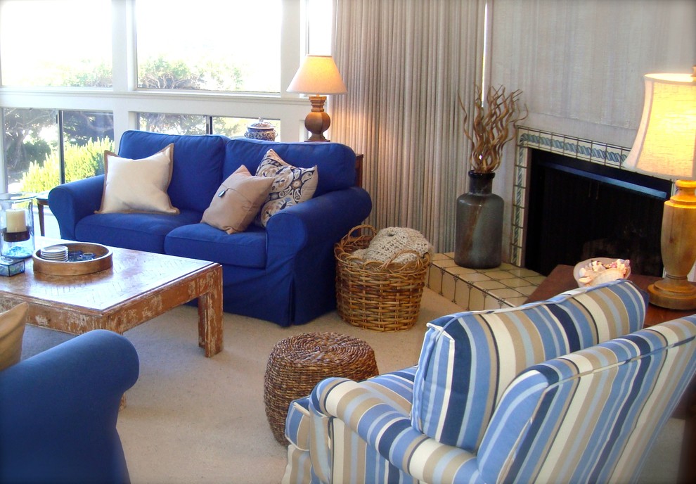 Photo of a beach style living room in Phoenix.