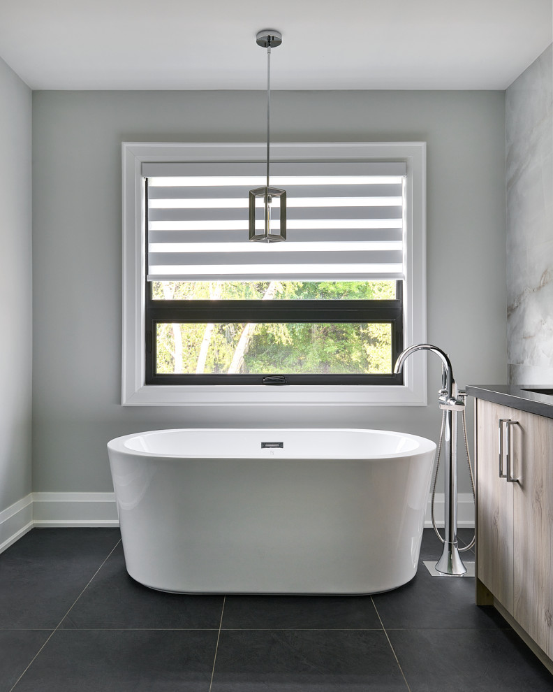 Home design - transitional home design idea in Toronto
