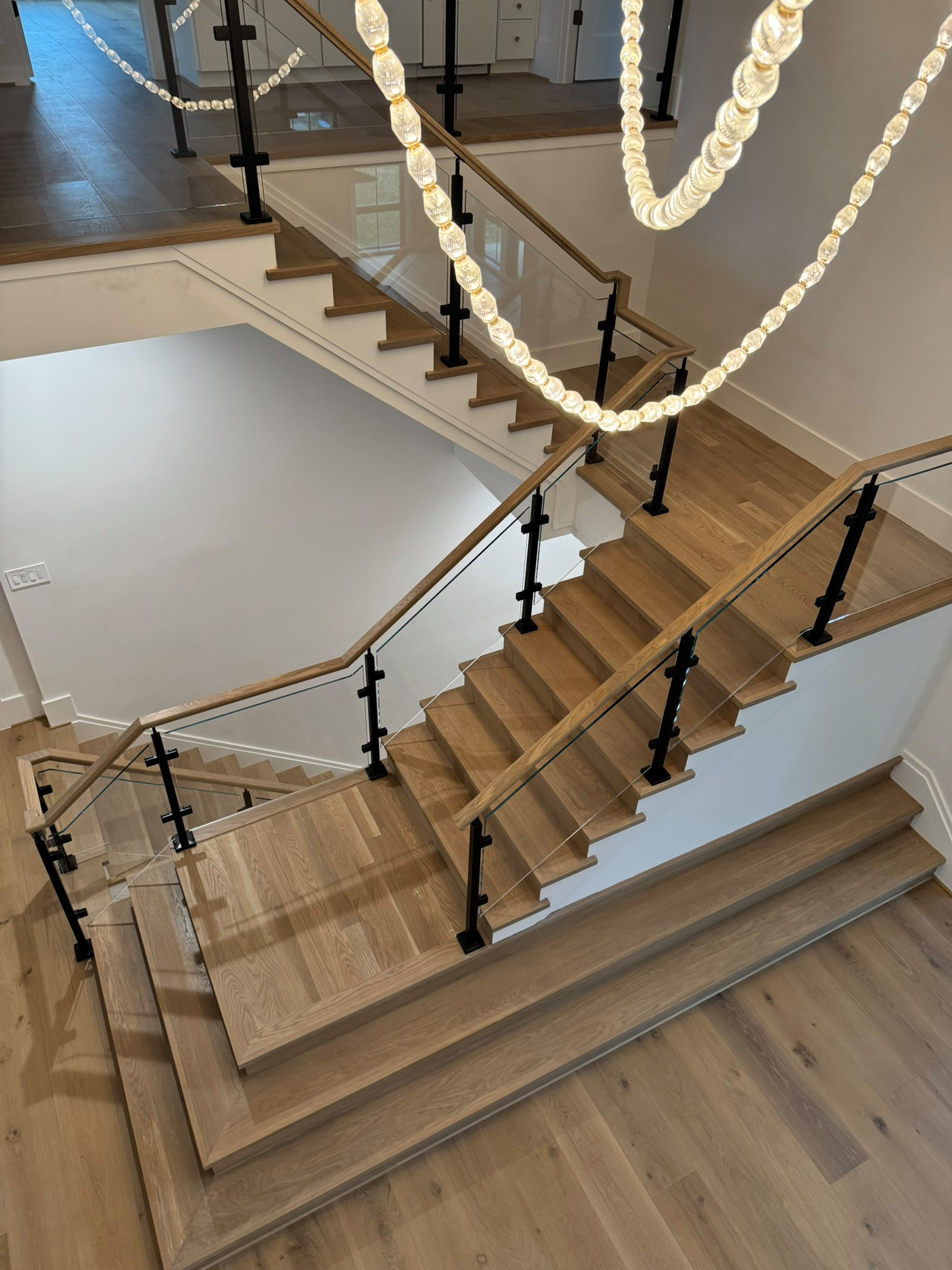 134_Modern White Oak Stair with Glass Balustrade, Vienna, VA 22180