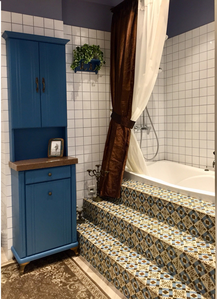 Подиум в ванной комнате