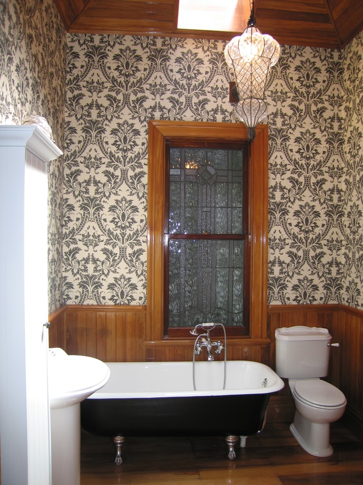 wallpaper and timber bathroom