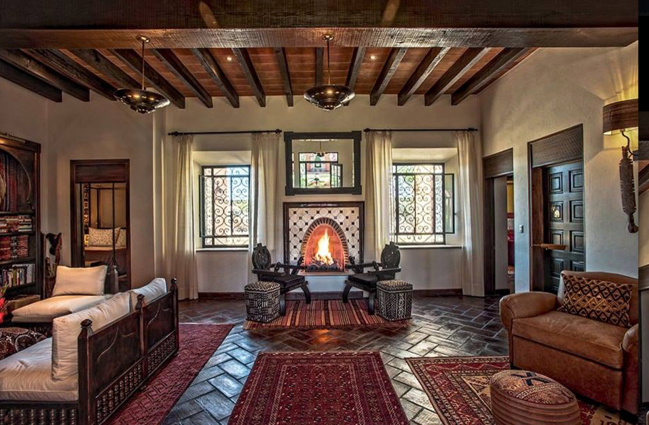 Home design - transitional home design idea in New York