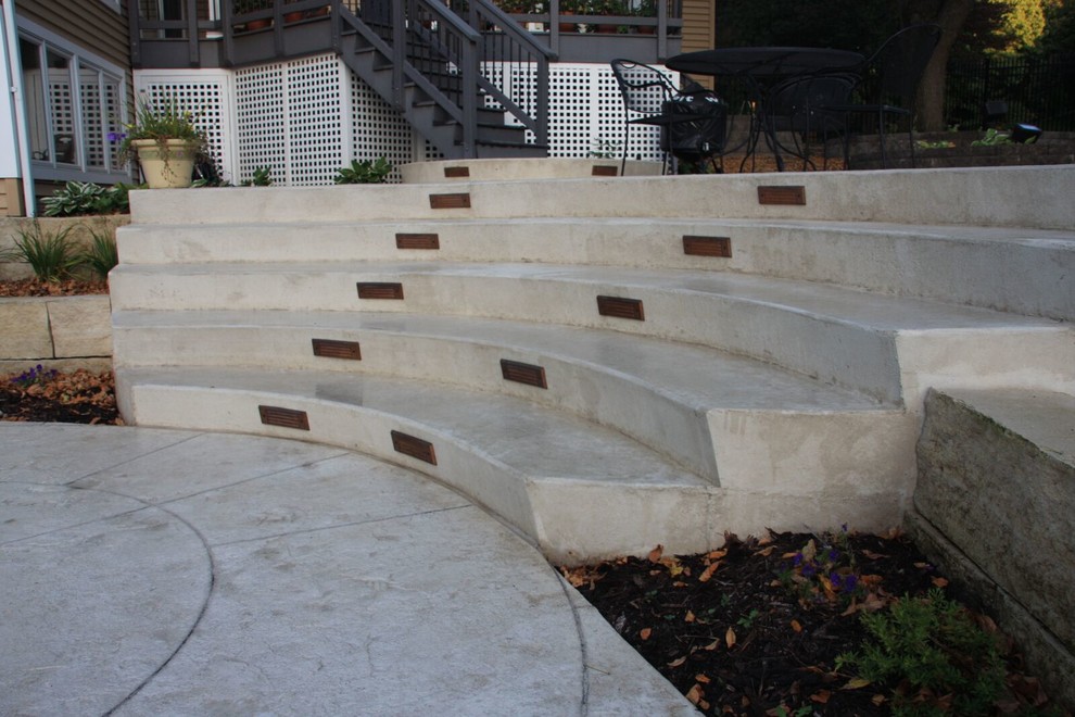 Transitional patio photo in Cedar Rapids