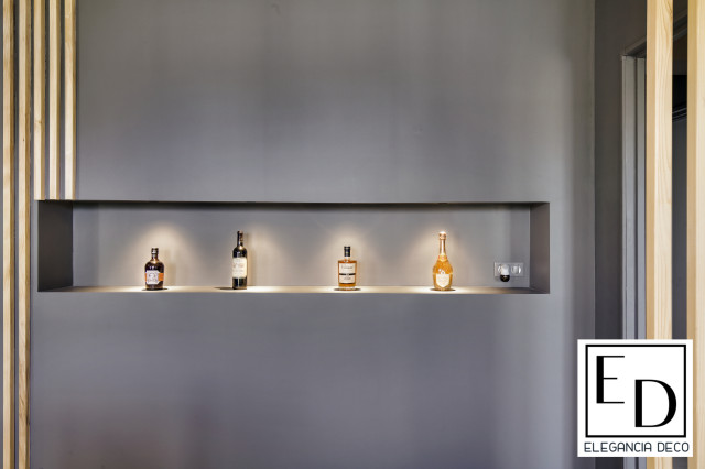 Gris et bois contemporary-vardagsrum