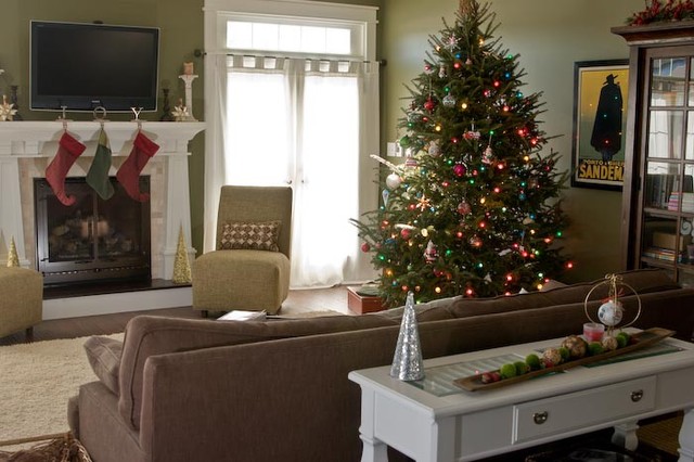 Arts and crafts family room photo in Indianapolis