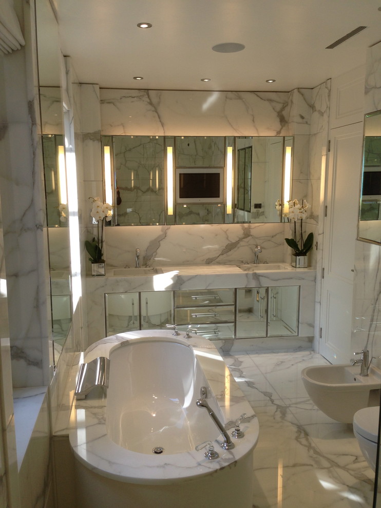 Inspiration for a contemporary bathroom in London.