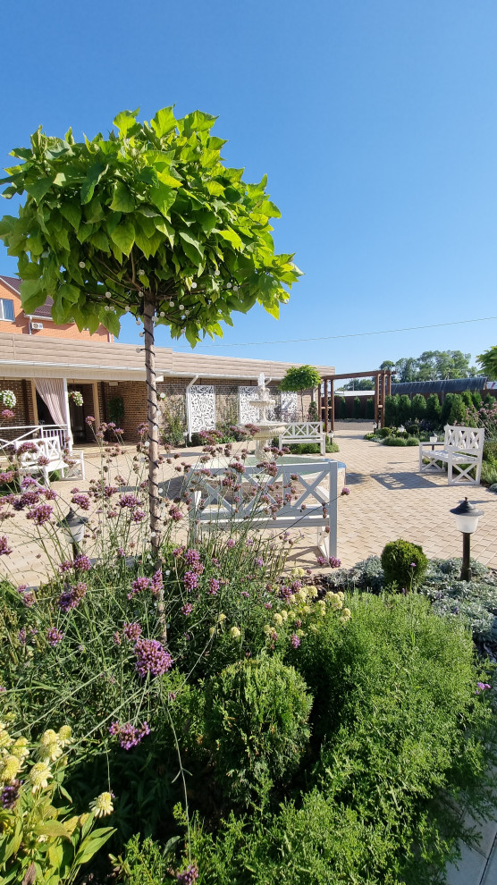 Реализация проекта "Французский дворик"