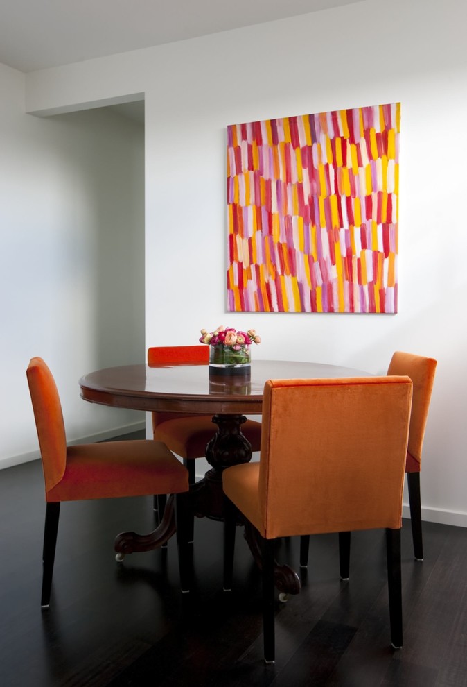 Design ideas for a mid-sized contemporary dining room in Melbourne.
