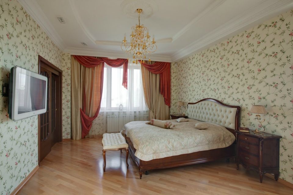 ЛОМОНОСОВСКИЙ