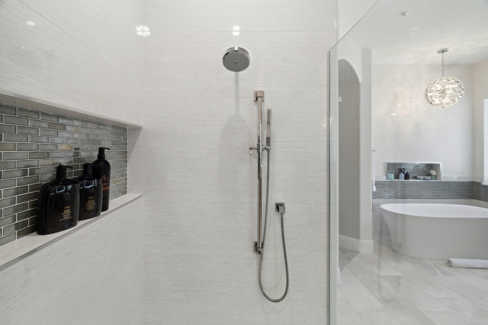 Example of a transitional bathroom design in Phoenix