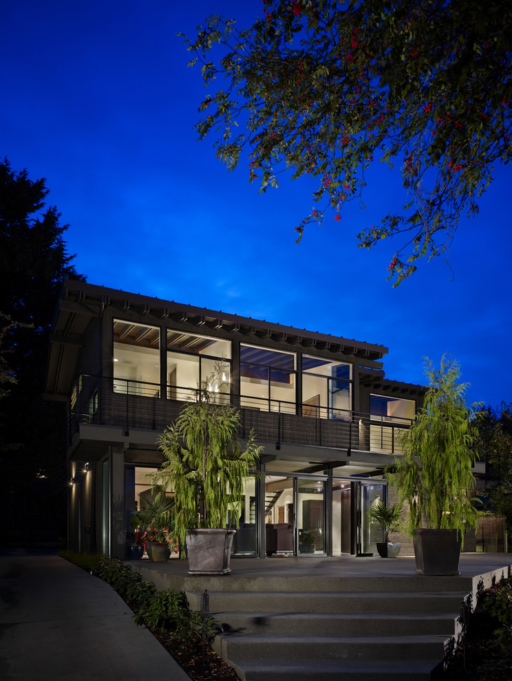 This is an example of a contemporary two-storey exterior in Seattle.