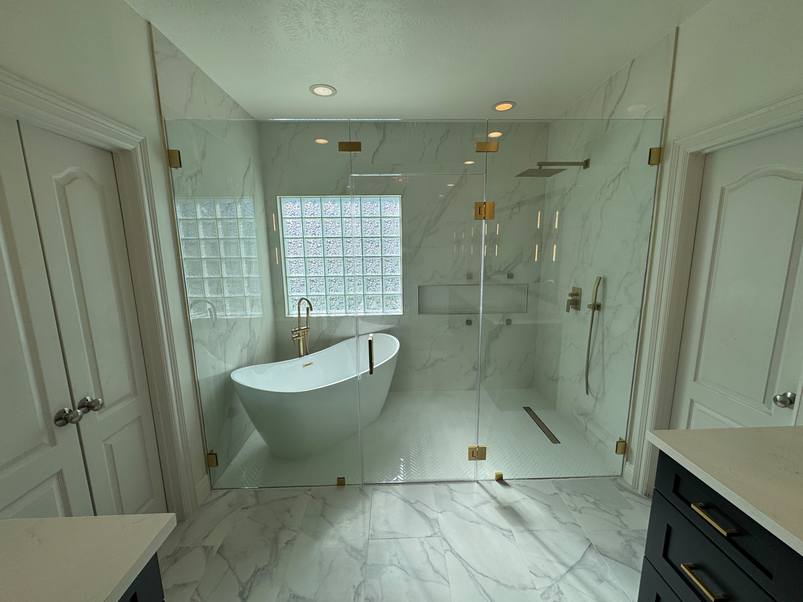 Contemporary Master Bathroom in Katy