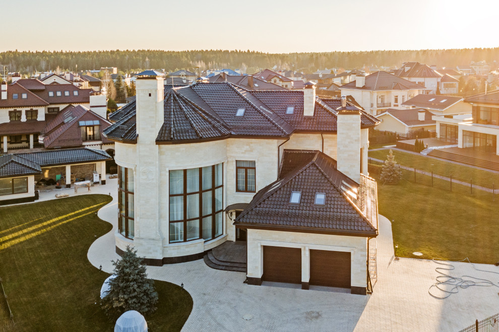 Строительство дома и отделочные работы. Дом на Новой Риге. 700 кв.м.