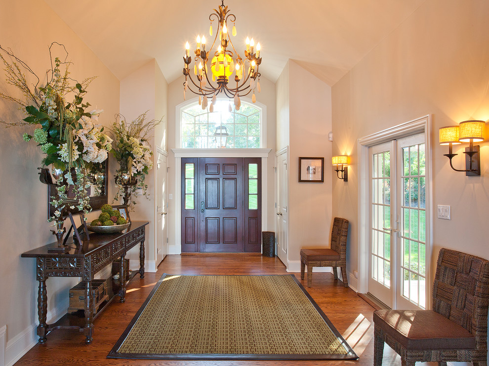 Photo of a traditional entryway in Other with a single front door.