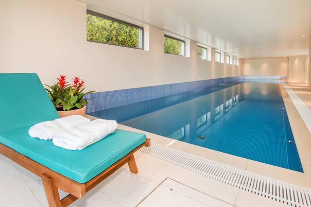 South Downs House moderne-piscine