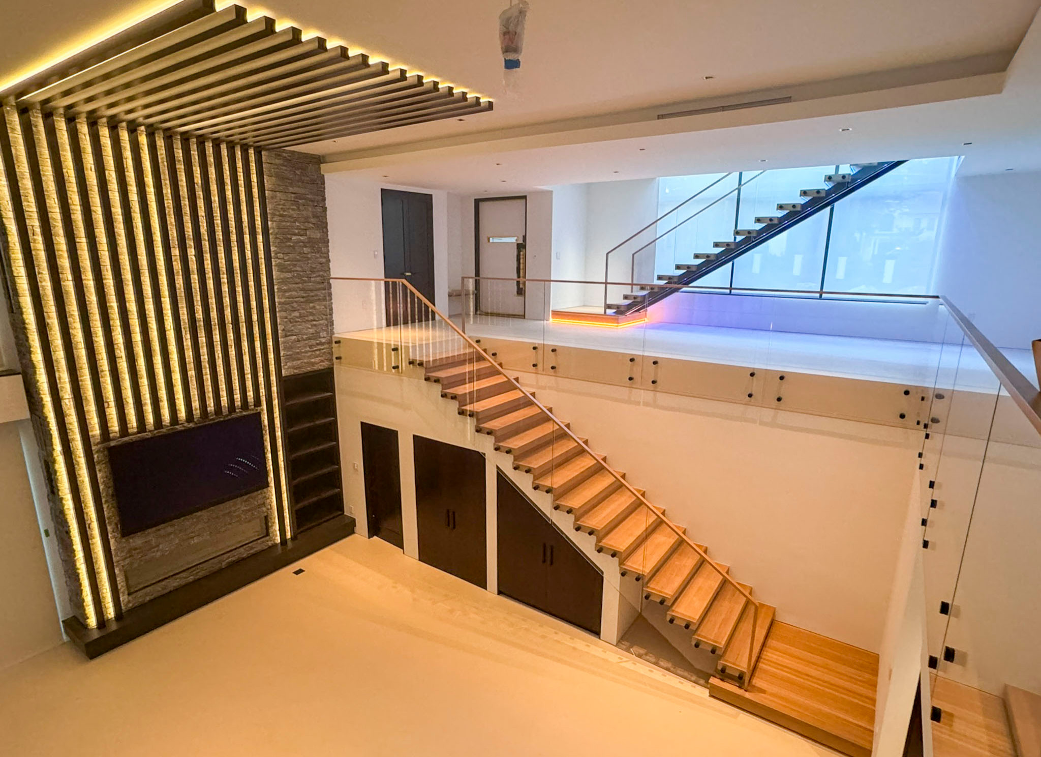 126_Visually Open and Light Contemporary Staircase, Mclean, VA 22102