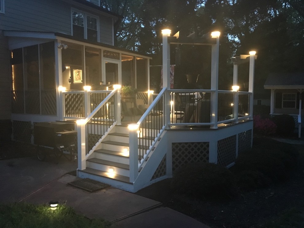 Inspiration for a transitional deck remodel in Raleigh