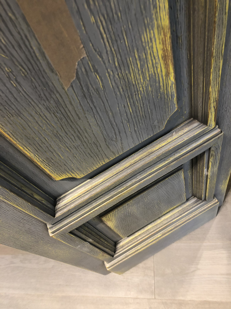 Историчсекие двери на Бронной