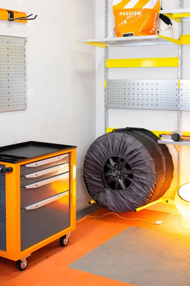 Проект №77. Гараж в желтых оттенках