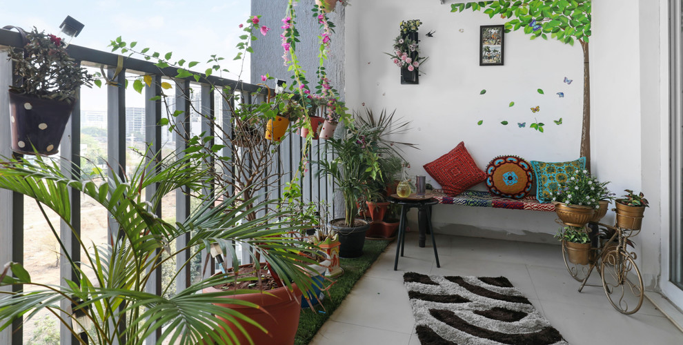 This is an example of an Indian terrace & balcony in Hyderabad.