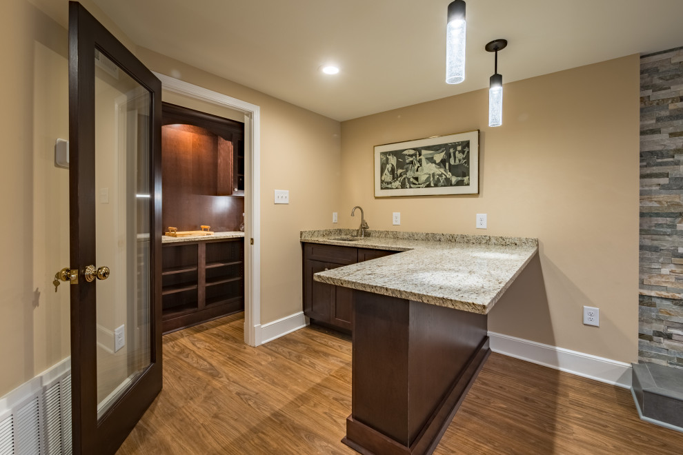 Transitional home design photo in Raleigh